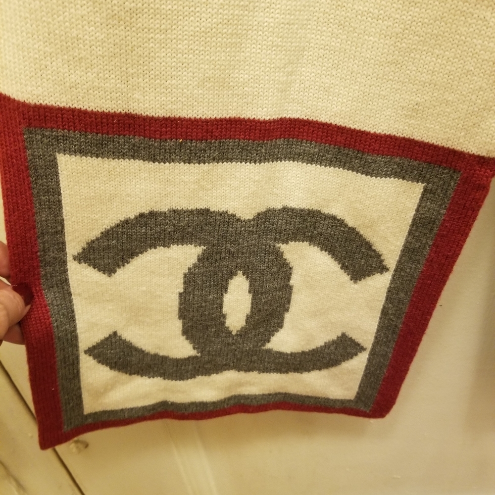 CHANEL &wool &Cashmere  Winter Scarf - Picture 8 of 12
